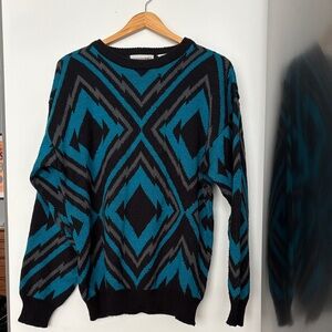 Geometric vintage Patterned Sweater - Black and Blue